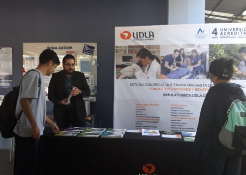 Nos visita UDLA